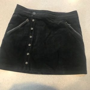 Womens size 4, charcoal colored, Kuhl skirt